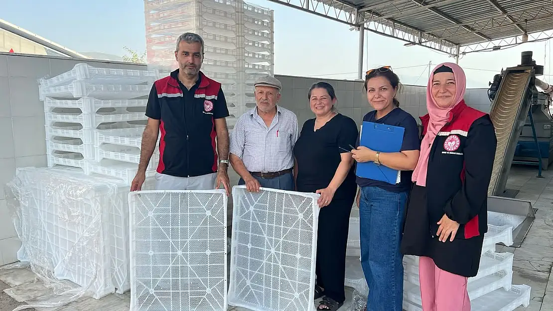Ödemişli İncir Üreticilerine Plastik Kerevet Desteği