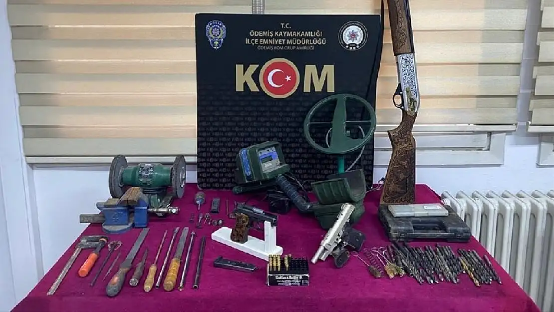 Ödemiş'te kaçak silah imalatı ve ticareti operasyonunda 2 şüpheli yakalandı