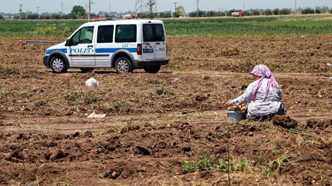 Ödemiş’te Patates Tarlasında Çıkan Kavgada Baba ve Oğul Bıçakla Yaralandı