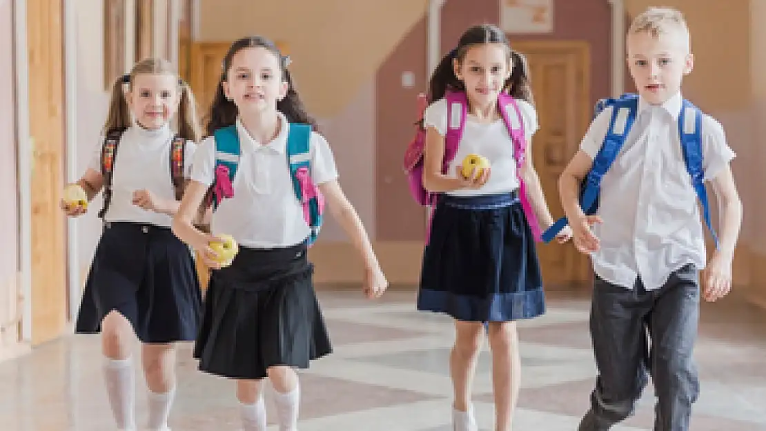Okullarda Tekrar Forma Dönemi: Serbest Kıyafet Uygulaması Sona Eriyor