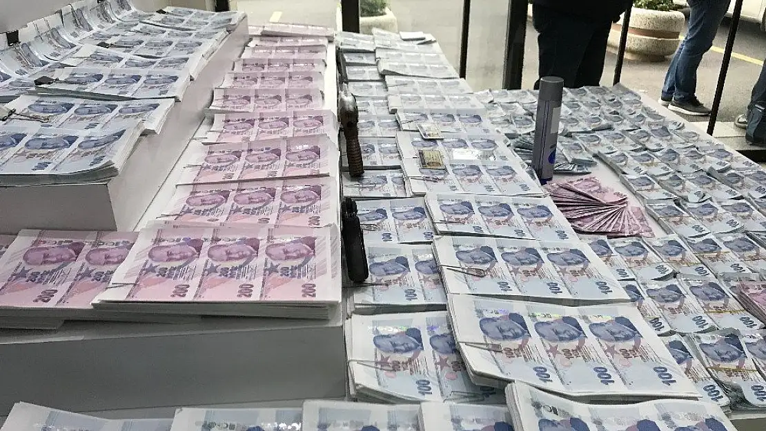 Ormana gömülmüş 9 bin 500 TL sahte para çıktı