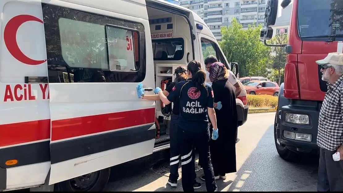 Oturduğu daireyi ateşe verdi, kuzeni ve yengesi ölümden döndü