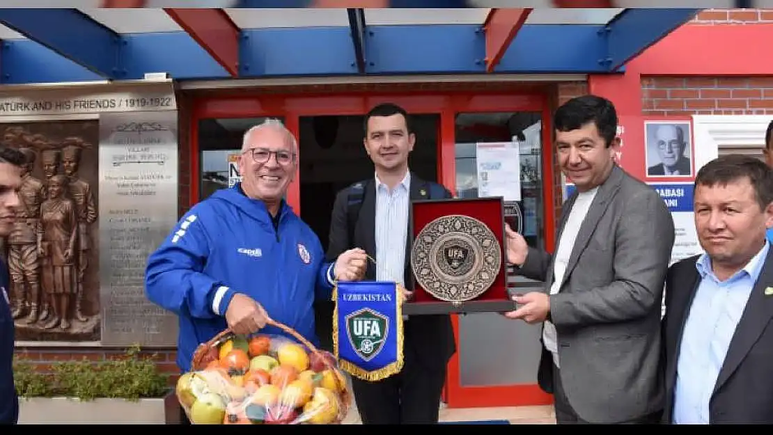 Özbekistan Futbol Federasyonu yetkilileri Altınordu tesislerini gezdi