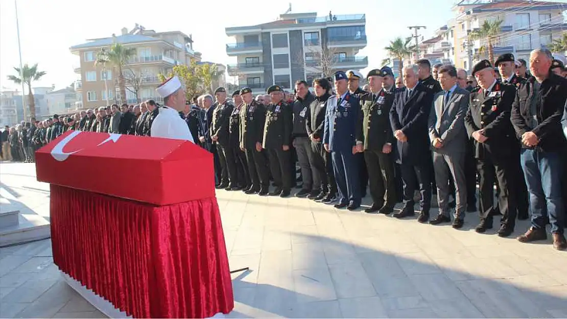 ÖZEL KUVVETLER KOMUTANLIĞI KURMAY BAŞKANI TUĞGENERAL METİN KILIÇ SON YOLCULUĞUNA UĞURLANDI