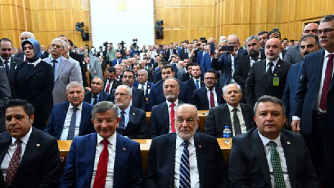 Saadet ve Gelecek Partisi ilk grup toplantısını gerçekleştirdi.