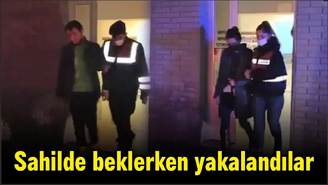 Sahilde beklerken yakalandılar