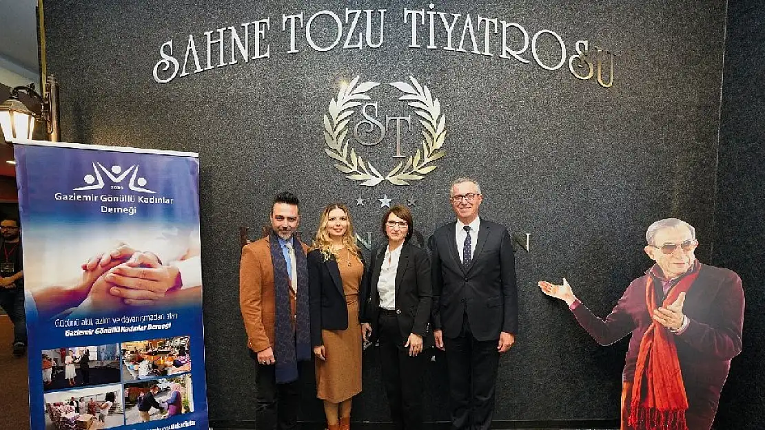 Sahne Tozu Tiyatrosu, 'Sosyal Market'e destek için sahneye çıktı