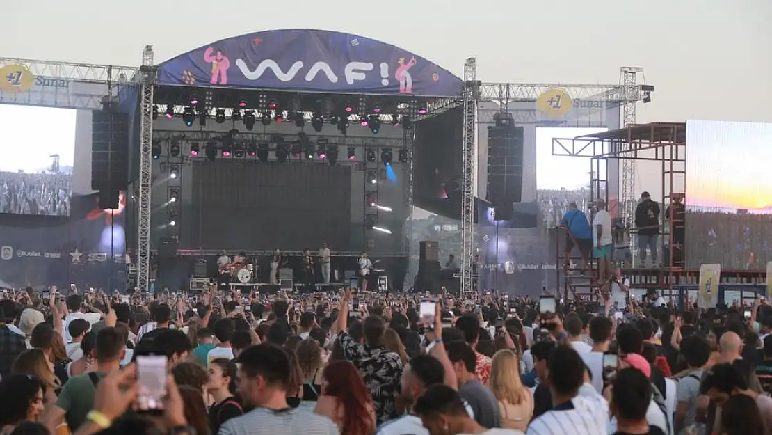 Selçuk Pamucak Sahilinde What A Fest zamanı