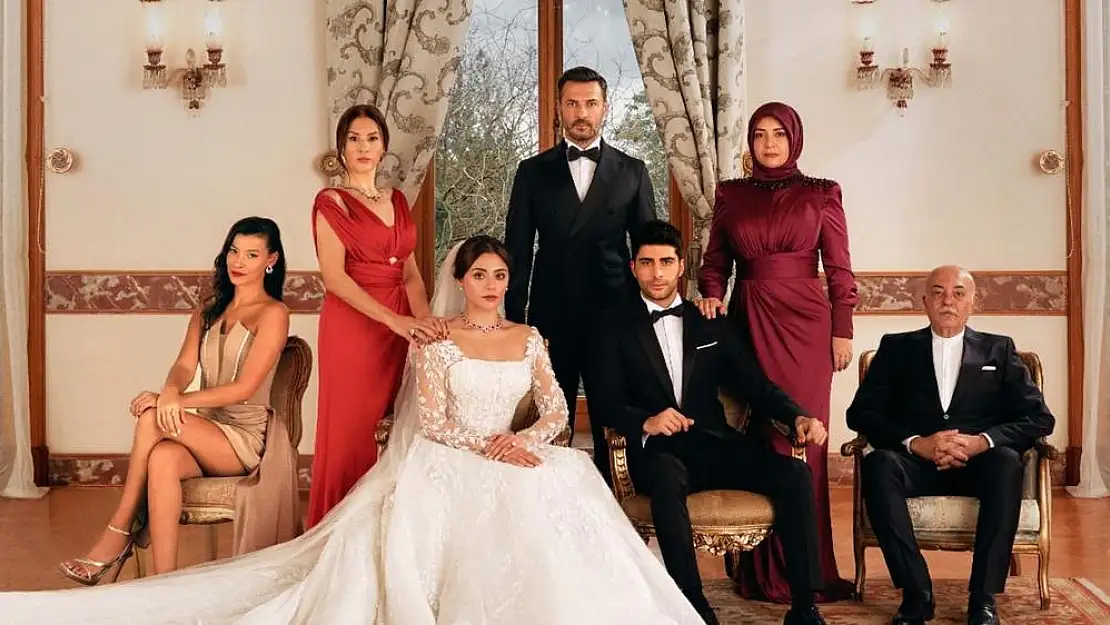 Show TV sevilen dizisi “Kızılcık Şerbeti” yeni bölümü yayınlandı