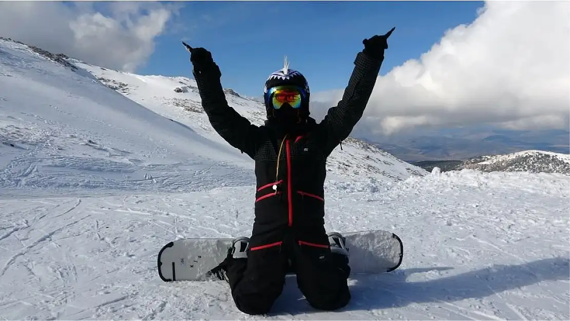 Snowboard sevenleri KONUK EDİYOR