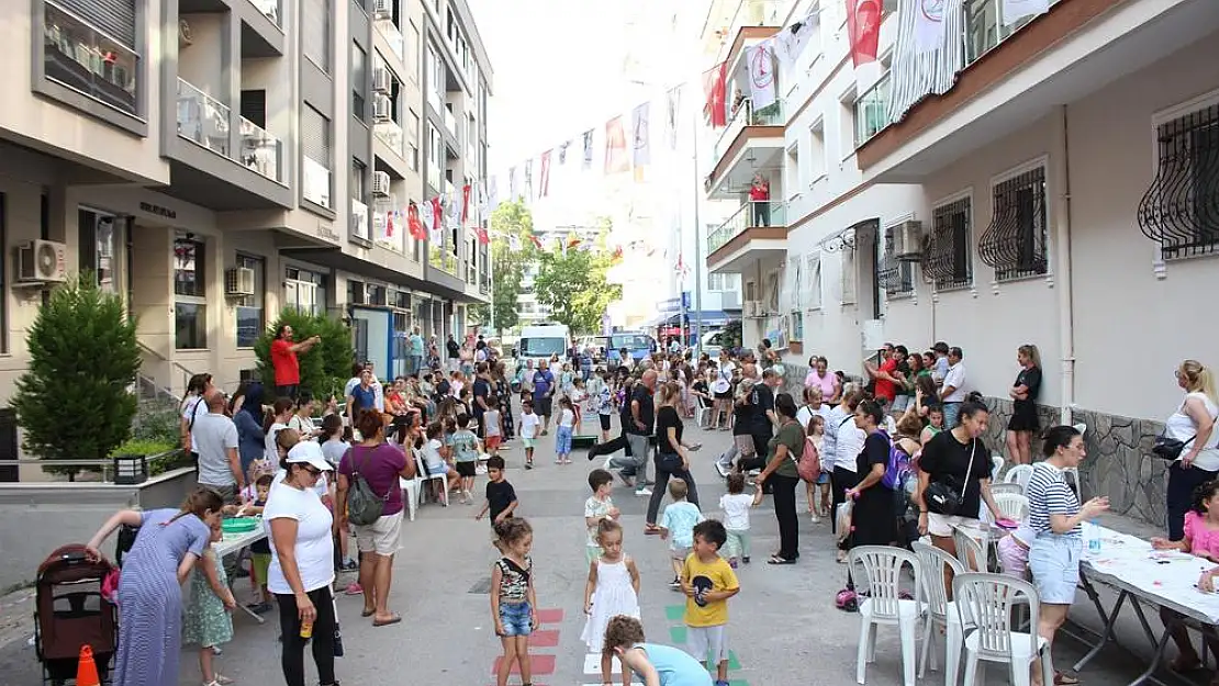 'Sokak Senin' buluşmaları Karşıyaka’ da