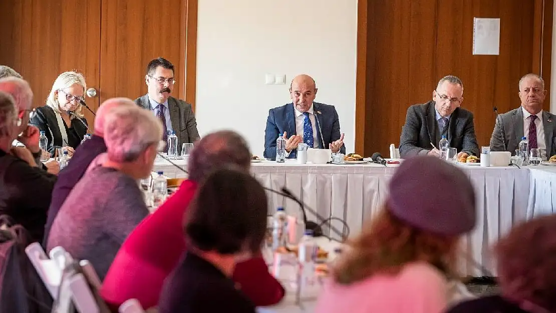 Soyer, 'Önceliğimiz Akdeniz üzerinden İzmir'in kabuğunu kırmak'