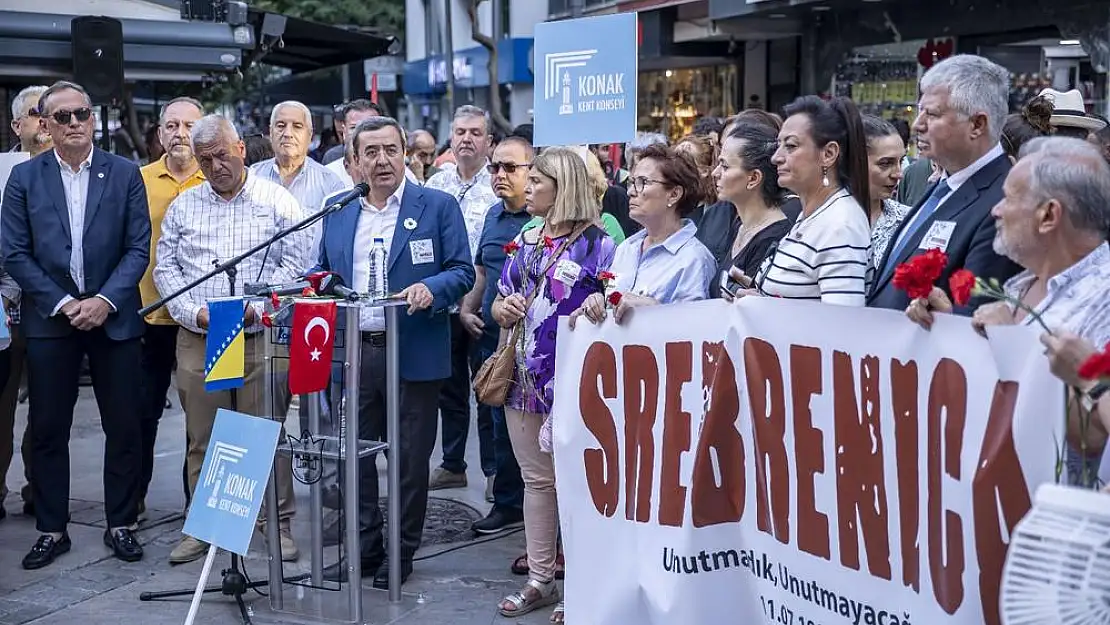 Srebrenitsa Katliamı Konak'ta anıldı