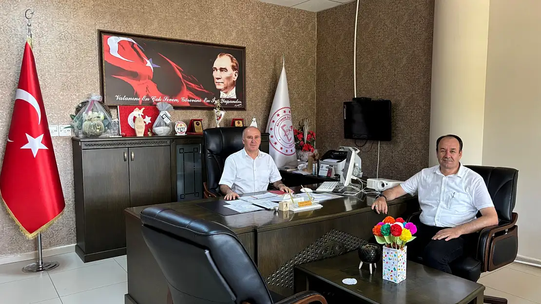 Süleyman Öztürk'ten Bayındır İlçe Milli Eğitim Müdürü Serdar Ökay'a Nezaket Ziyareti