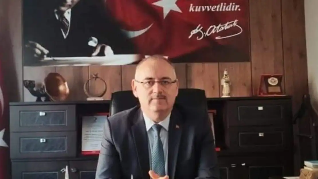 Sunullah Desticioğlu'ndan Anlamlı Öğretmenler Günü Mesajı