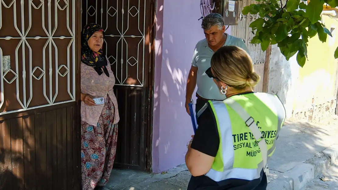 Tire Belediyesi, Kapı Kapı Gezerek Vatandaşın Taleplerini Topluyor