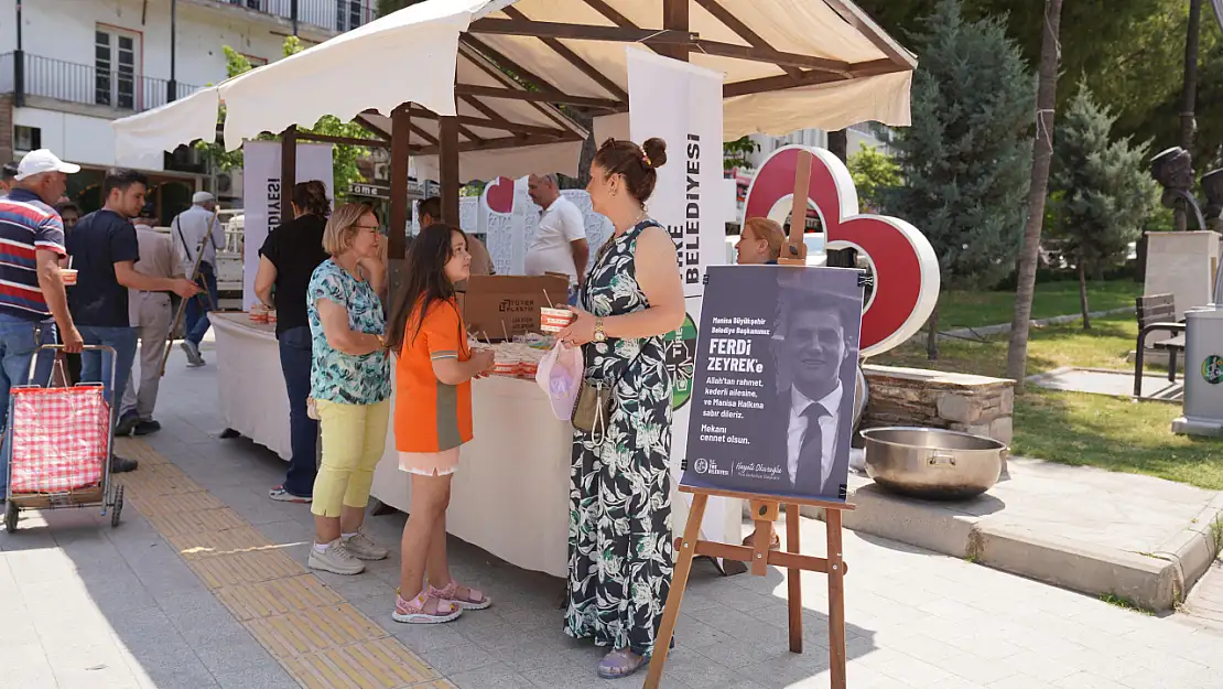 Tire Belediyesi'nden Ferdi Zeyrek Anısına Helva Hayrı