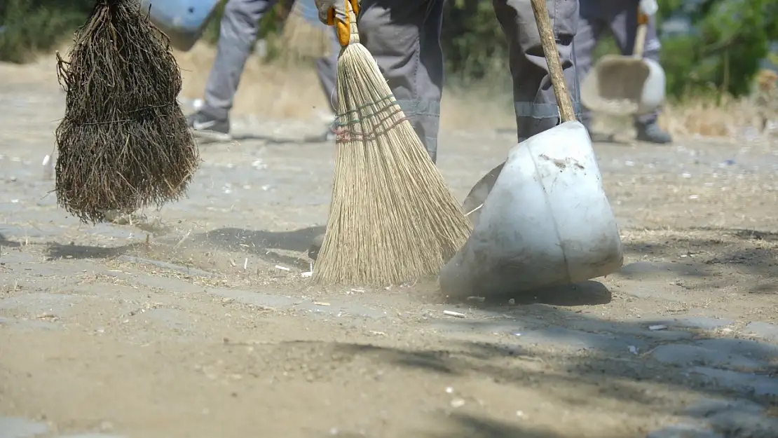 Tire Belediyesi'nden Orman Yangınlarına Karşı Temizlik