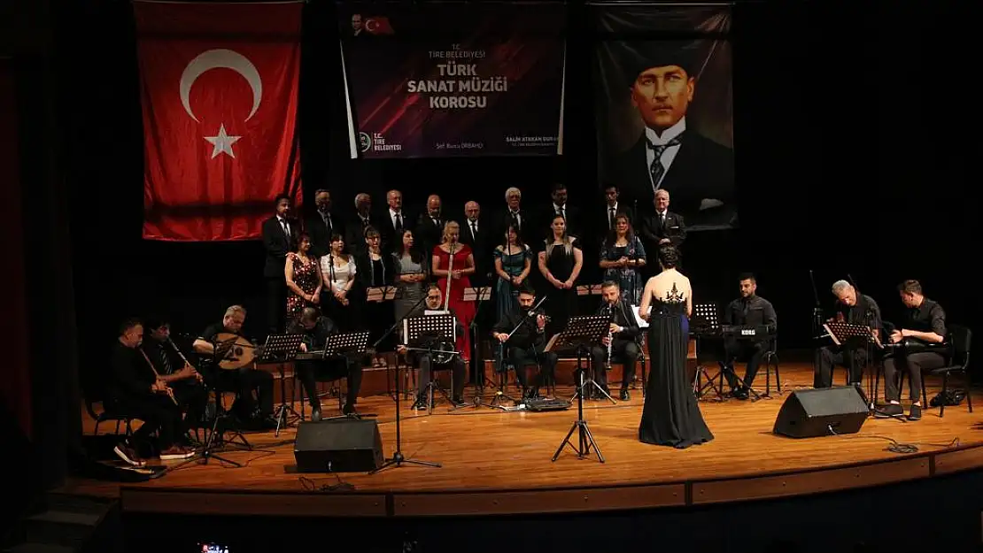 Tire Belediyesi Türk Sanat Müziği Korosu, Yaz Mevsimine “Merhaba” Demek İçin Muhteşem Bir Konser Verdi