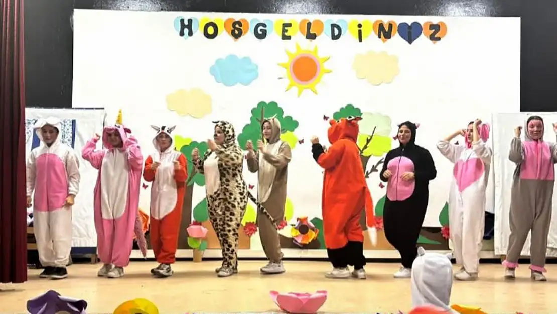 Tire'de Minikler Şenlikte Gönüllerince Eğlendi