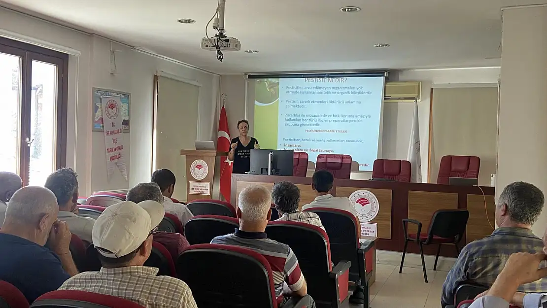 Tire'de Üreticilere Bitki Koruma Ürünleri Eğitimi Verildi