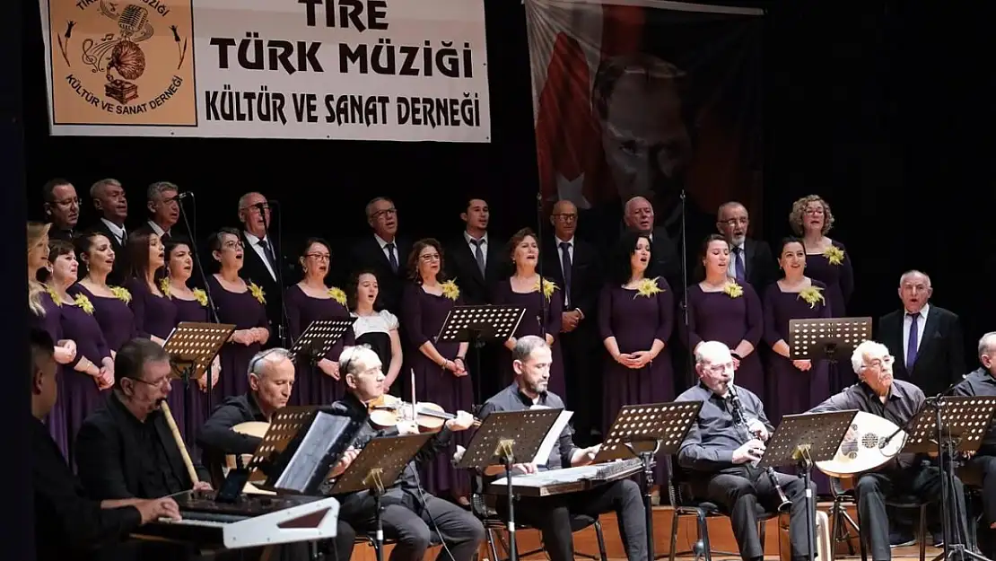 Tire Türk Müziği Kültür Ve Sanat Derneği Korosu'ndan Unutulmaz Konser