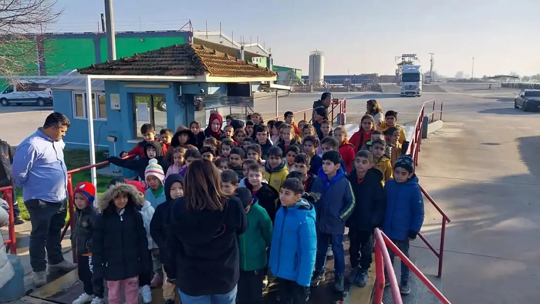 Tire Yeniçiftlik İlkokulu'ndan Öncü Fabrikası'na Anlamlı Gezi