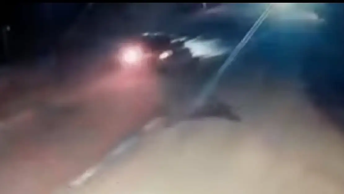 Tire'de güvenlik kamerasına yansıyan kazada otomobilin çarptığı yaya öldü