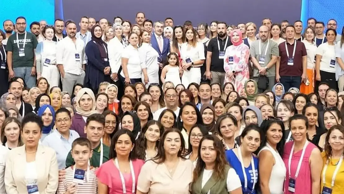 TİRELİ ÖĞRETMEN TÜRKİYE YÜZYILI MAARİF MODELİ EĞİTİCİ EĞİTİMİNE KATILDI