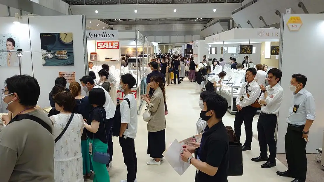 Tokyo Jewelry Fest: Pembe Elmas Yüzük 10 Milyon Dolarlık Değeriyle Göz Kamaştırdı