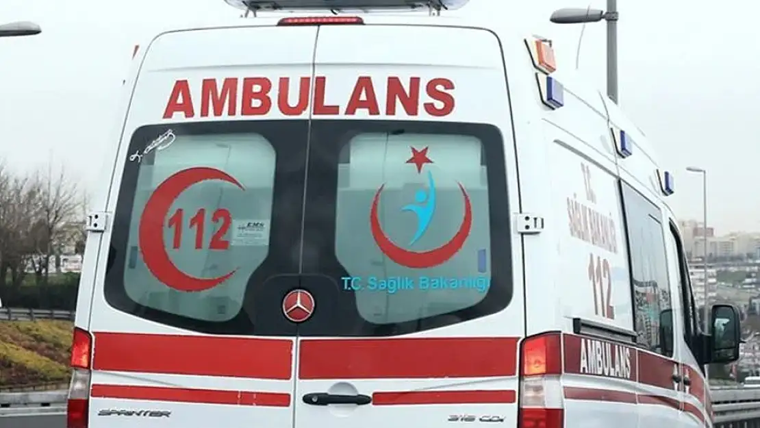 Trafikte ambulansın önünü keserek personellere saldıran 3 kişi tutuklandı