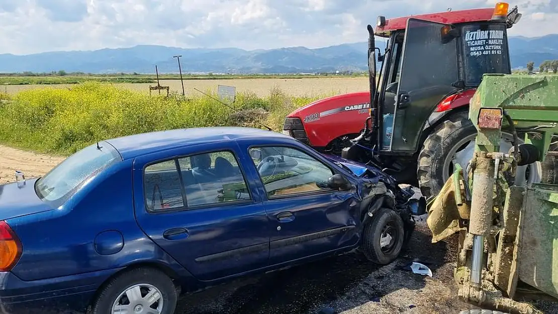 Traktör ve otomobil çarpıştı… 1 yaralı