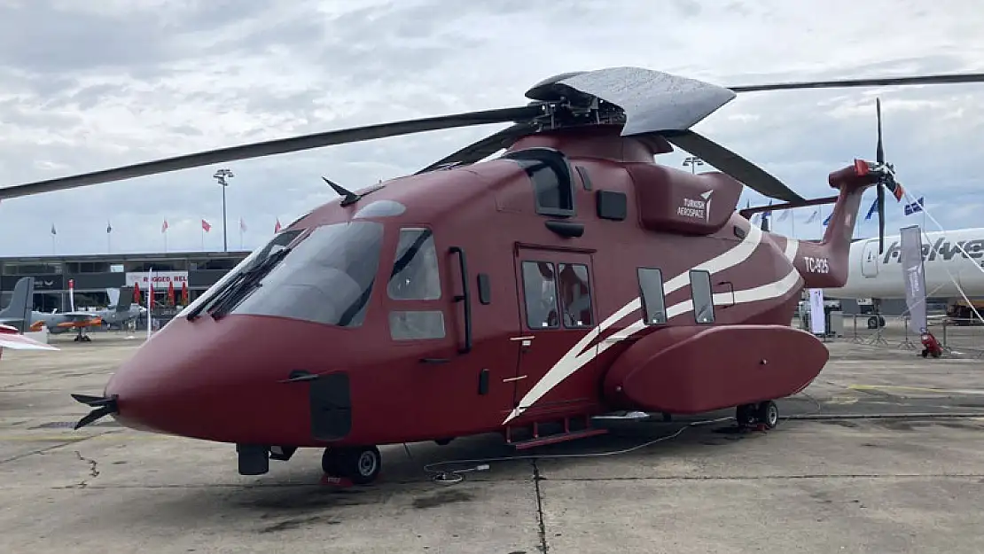 TUSAŞ 10 Ton Sınıfı Genel Maksat Helikopteri T925  ilk kez görücüye çıktı.