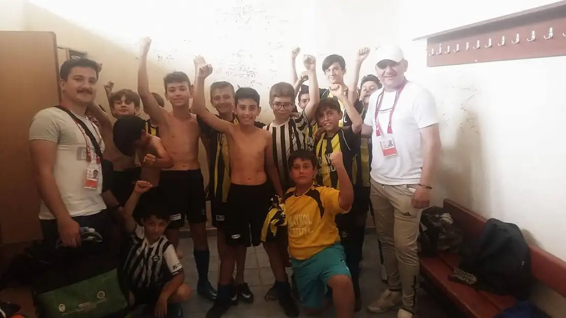 U-12 Kategorisinde Ödemiş Emniyetspor Rakibi Beydağ Belediyespor'u 5-2 yendi