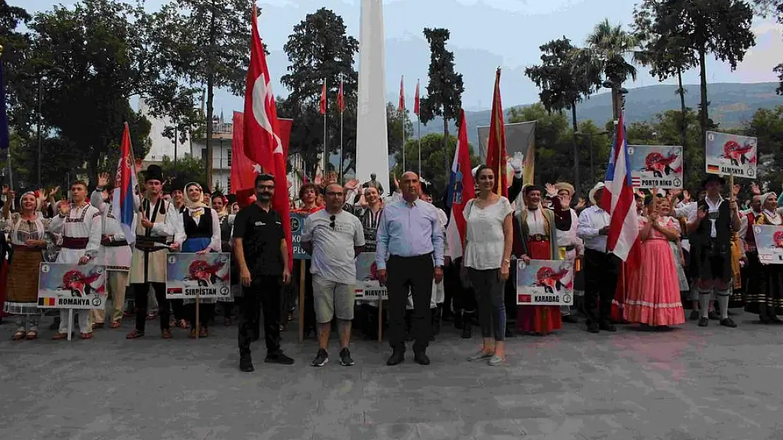 Uluslararası Halk Dansları Şenliği, Tire’de Cumhuriyetin 100. Yılında Coşkuyla Kutlandı