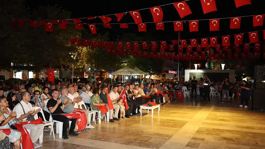 Urla'da '15 Temmuz Demokrasi ve Milli Birlik Günü' anma etkinliği gerçekleşti