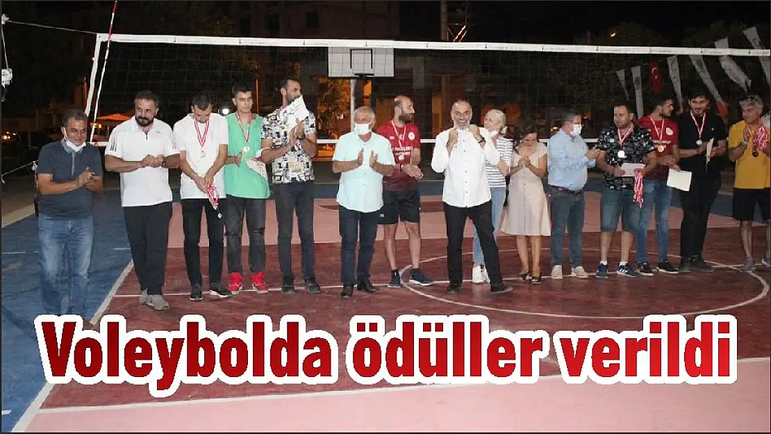 Voleybolda ödüller verildi