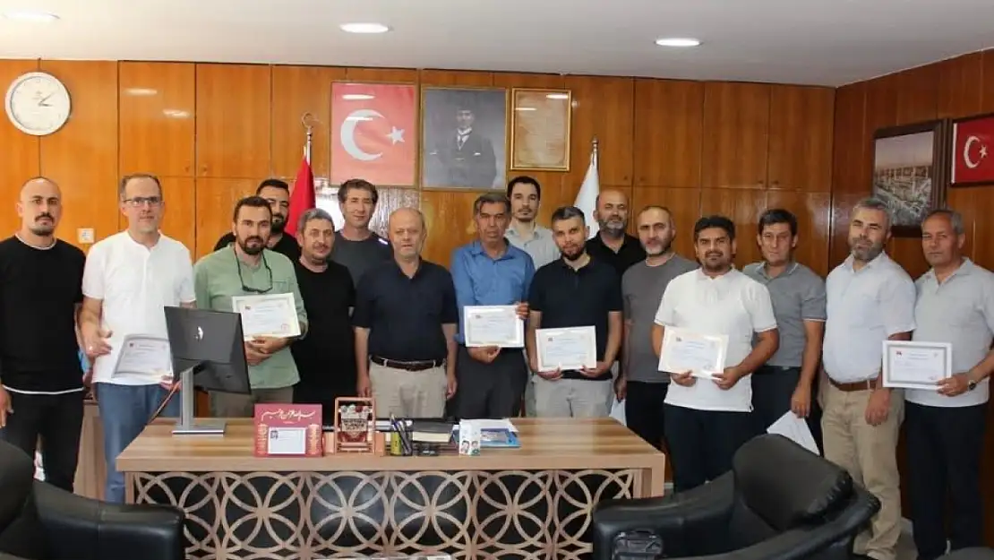 'Yarınlara İz Bırak' Projesinde Görev Alan Personele Başarı Belgesi