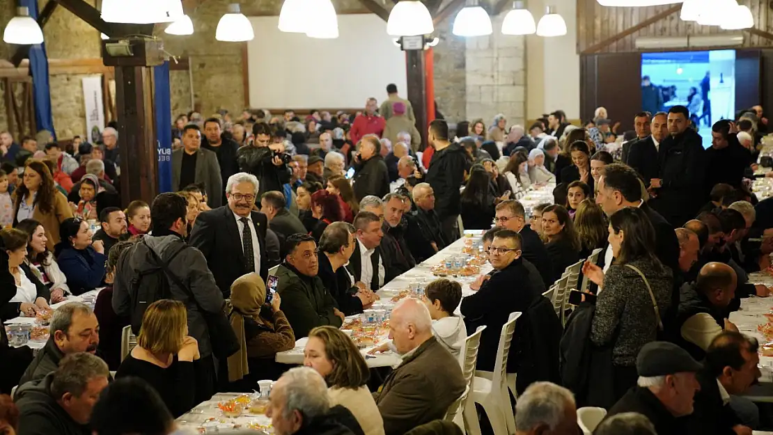 Yüzlerce Tireli, orucunu birlikte açtı