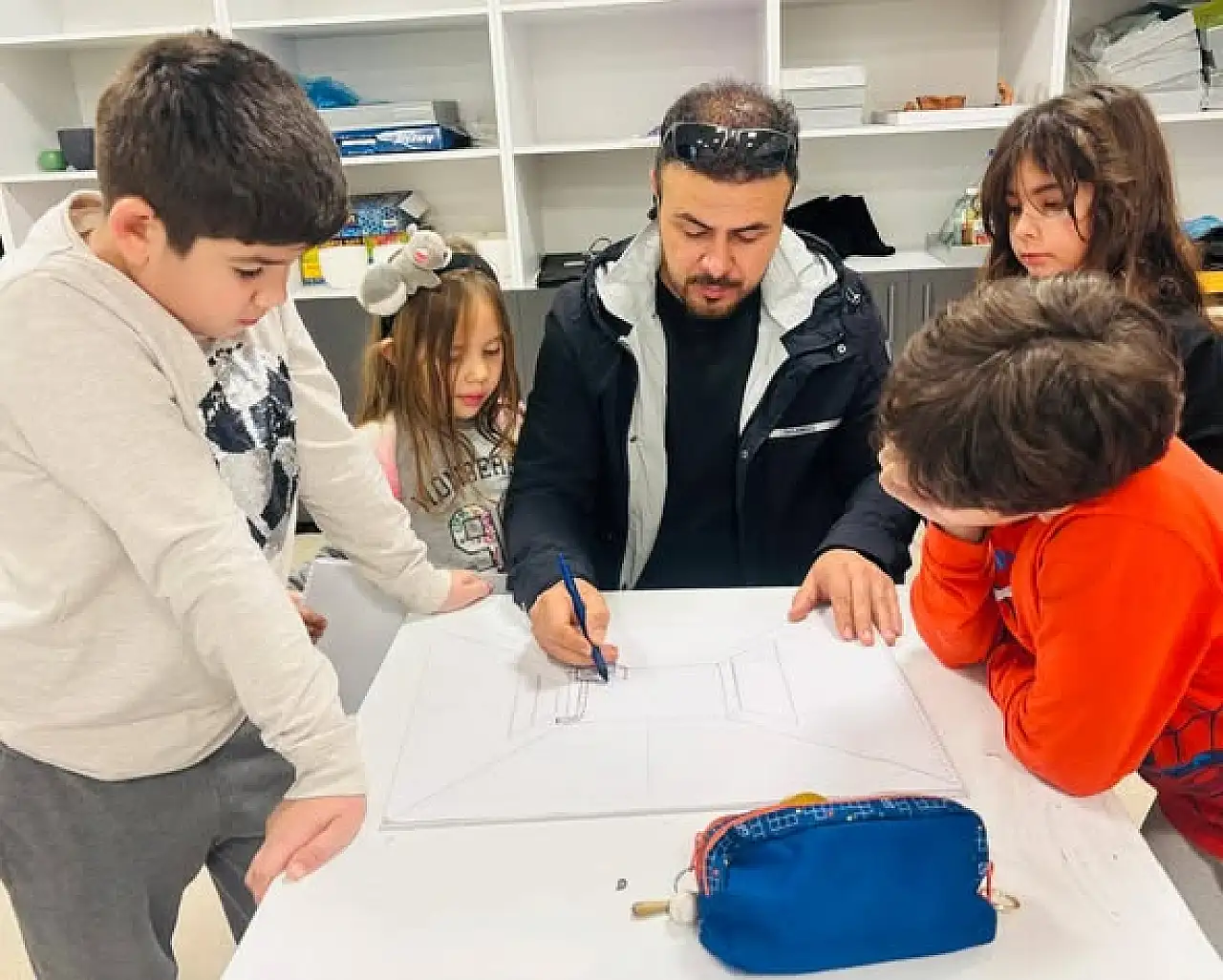 GSB Ödemiş Gençlik Merkezi'nden Öğrencilere Sanat, Zekâ ve Motivasyon Dolu Hafta Sonu Etkinlikleri