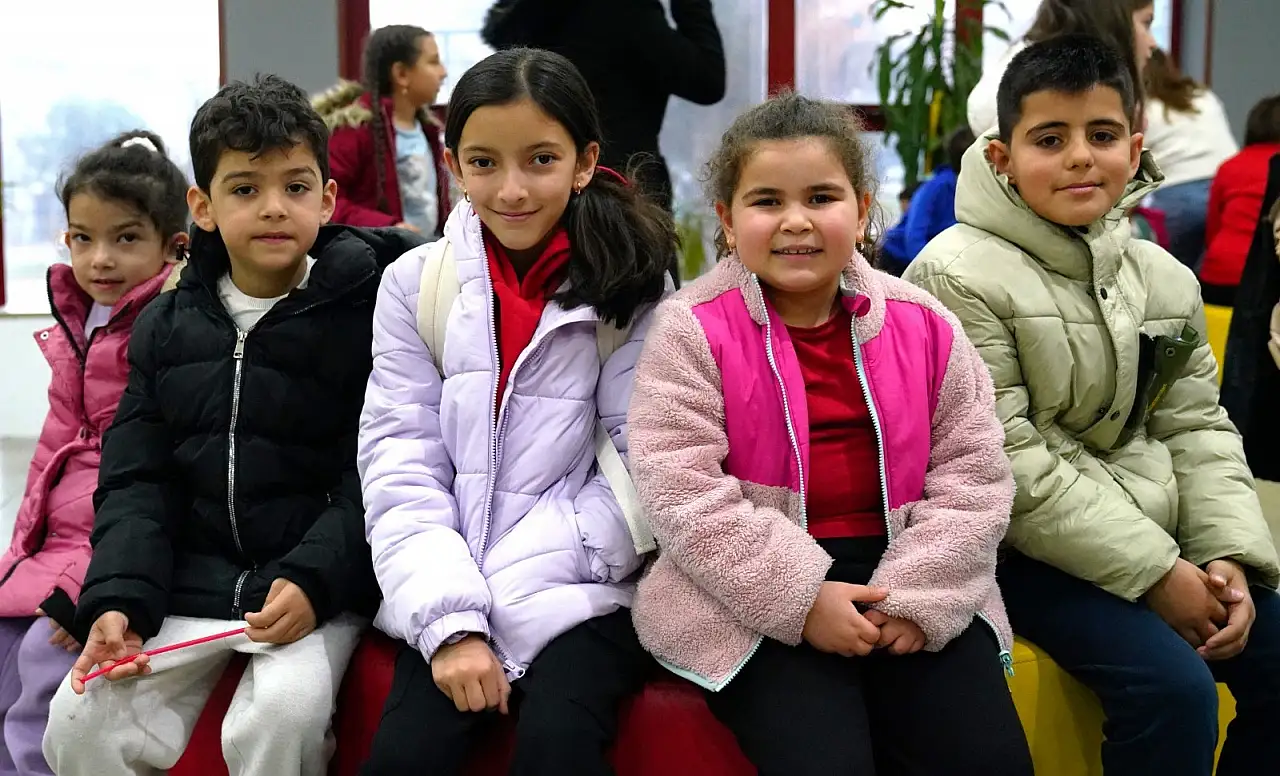 Tire'de Öğrenciler, Karne Sevincini Sinema Keyfiyle Yaşadı