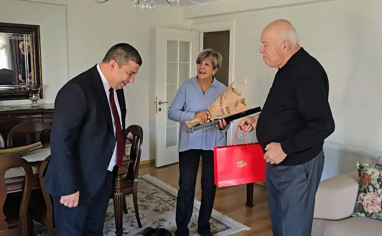 Başkan Okuroğlu'ndan Öğretmenler Günü'nde Anlamlı Ziyaret