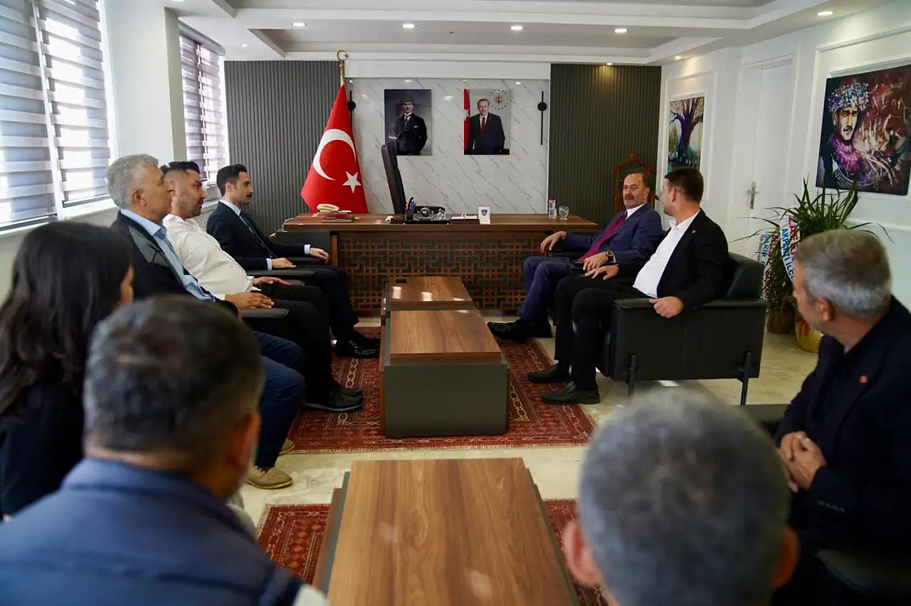 MHP Heyeti Beydağ Kaymakamı'nı Ziyaret Etti