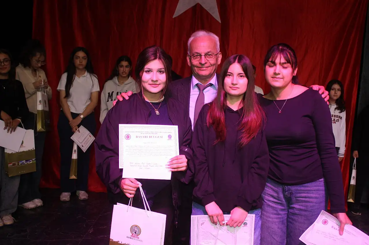 'Savaş–Recep Başsoy Türkçemize Özen Dil ve Yazın Ödülleri' 10. Yarışması Ödemiş'te Gerçekleşti