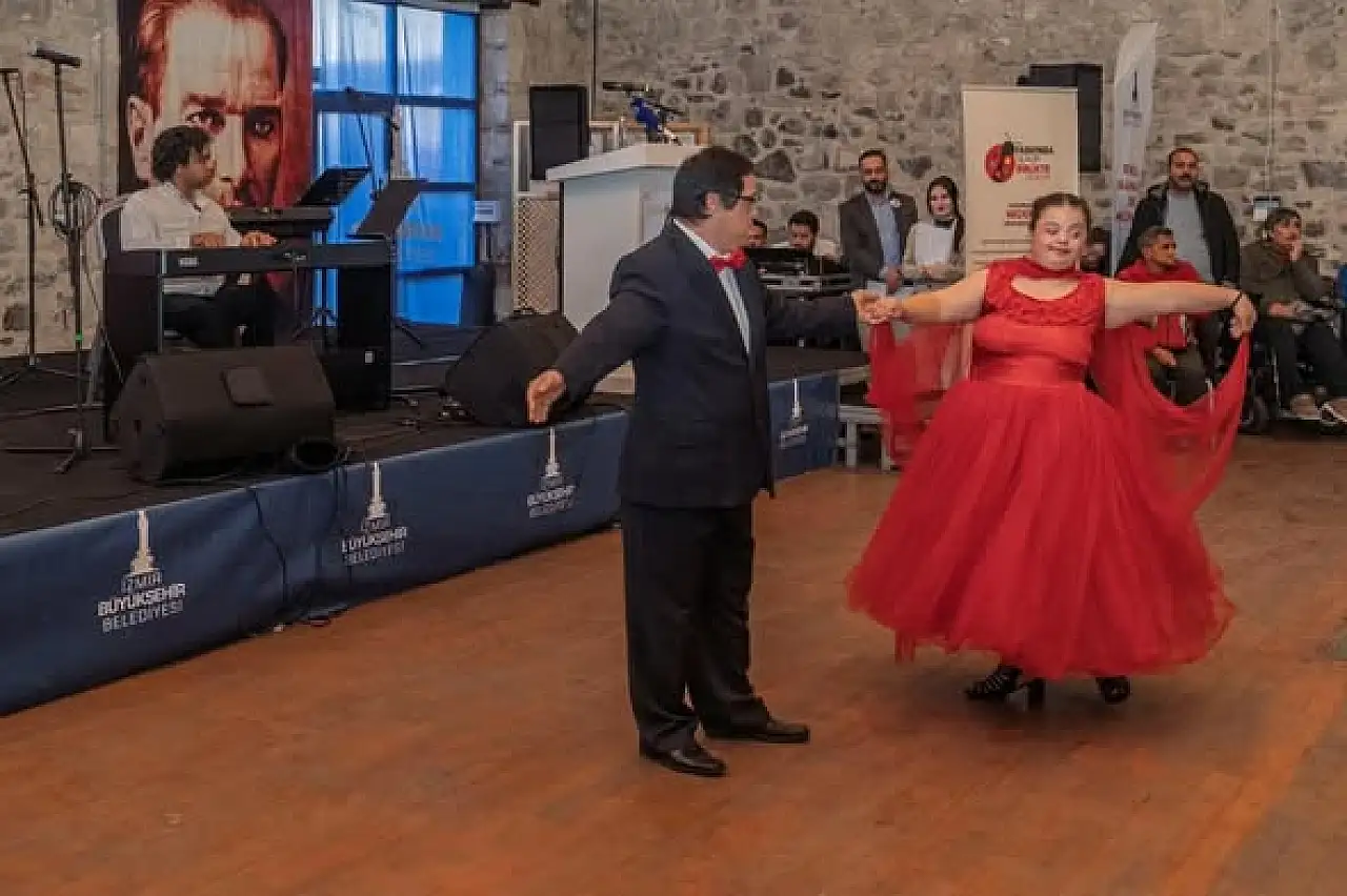 İzmir'de Engelliler Günü: Farkındalık ve Bağımsız Yaşam Öne Çıktı