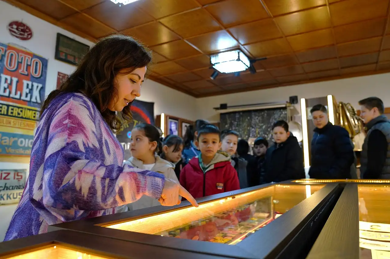 Karne Hediyesini Alan Öğrenciler, Başkan Okuroğlu'na Teşekkür Etti