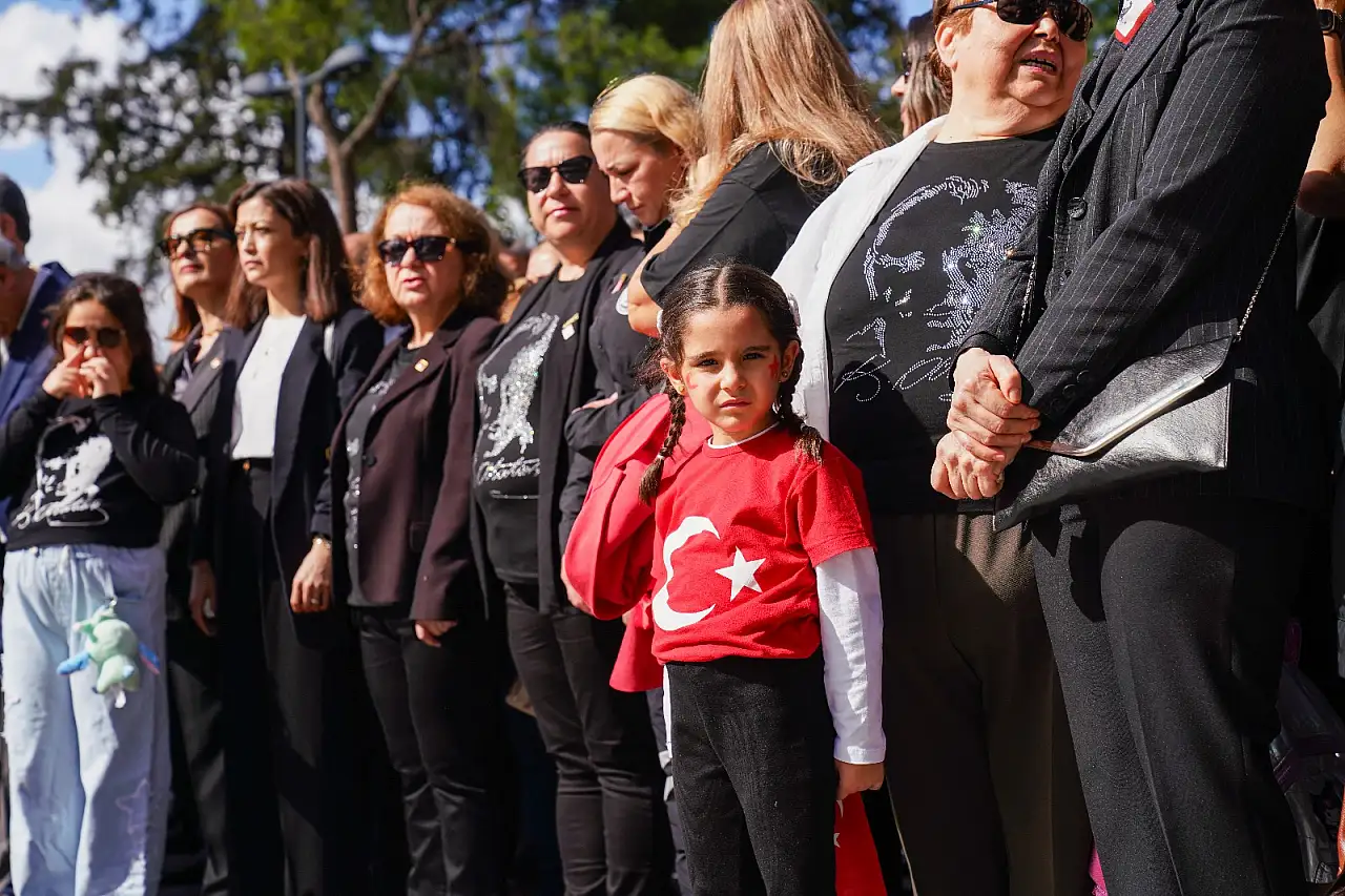 Çelenk Törenine Protokol Eksiksiz Katıldı