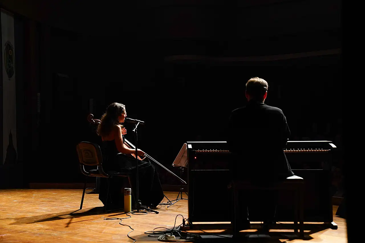 Cumhuriyet Konseri: 'Batıdan Doğuya Ezgiler' Tire'de Büyük Beğeni Topladı