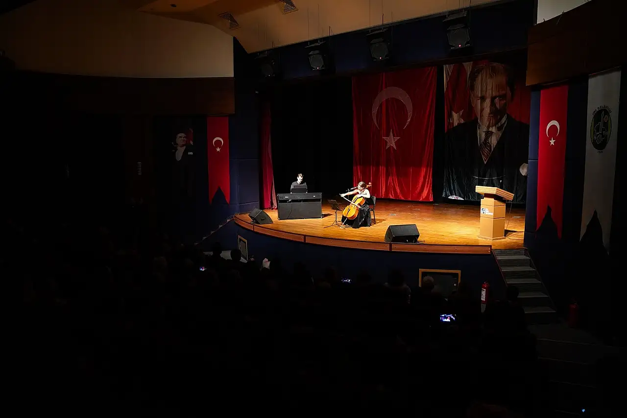 Tire Belediyesi'nden Cumhuriyet Coşkusu: 'Batıdan Doğuya Ezgiler' Konseri