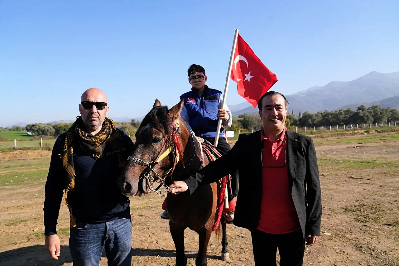 Tire'de Geleneksel Rahvan At Yarışları Nefes Kesti!